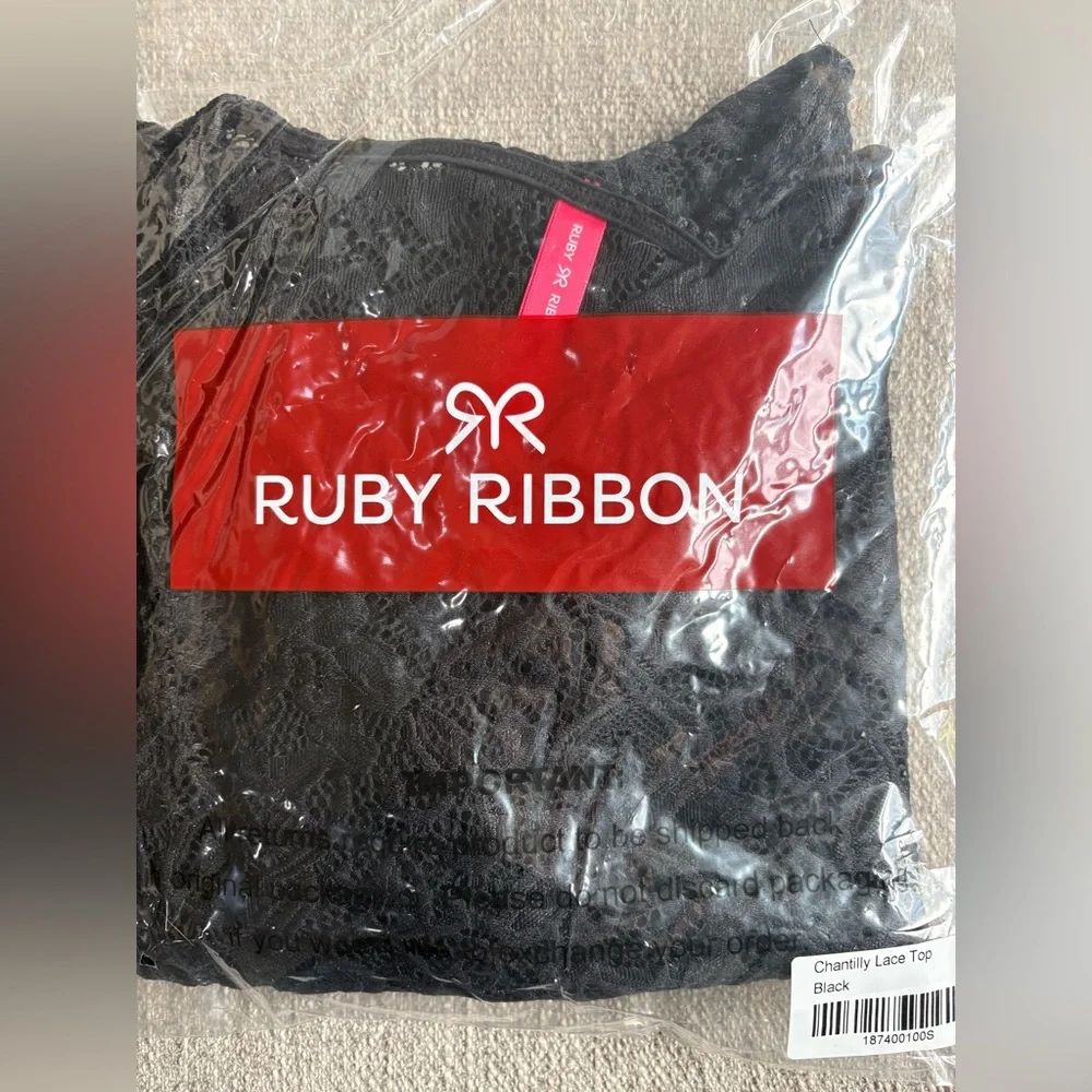 Ruby Ribbon Chantilly Lace Top Black Size Small NWT